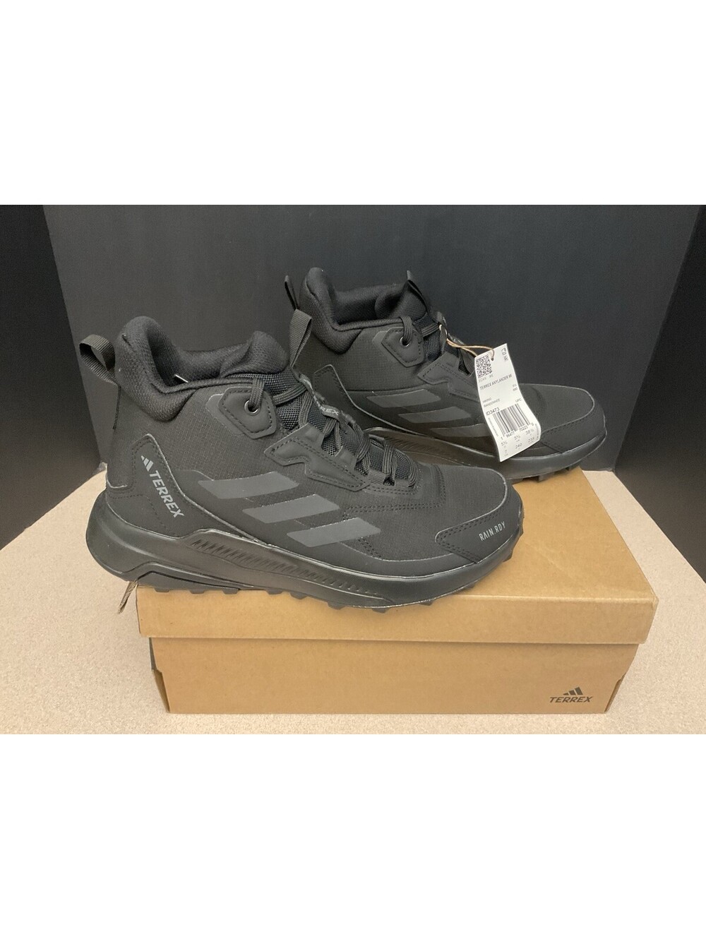 New! Womens Adidas Terrex Anylander Mid Rain. Rdy Hiking Shoes. Size 7. Awesome!